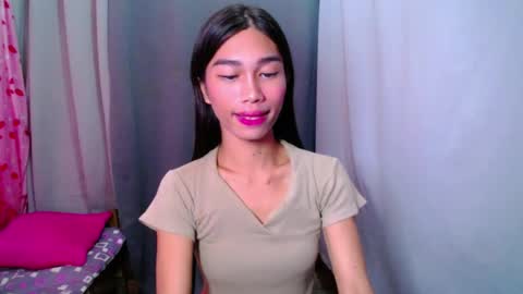 urloverjasmine_xx online show from 07-22-26, 12:35