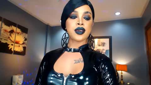 UrMajestyTyra online show from 01-30-25, 06:03