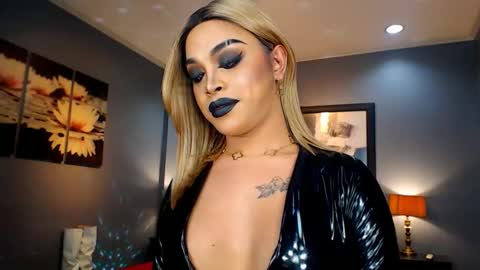 UrMajestyTyra online show from 02-01-25, 02:16