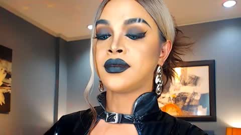 UrMajestyTyra online show from 02-16-25, 06:32