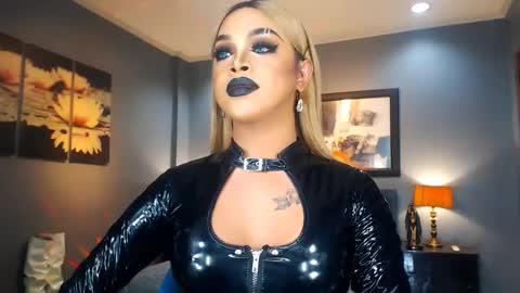 UrMajestyTyra online show from 02-25-25, 05:08