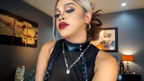 UrMajestyTyra online show from 02-27-25, 05:13