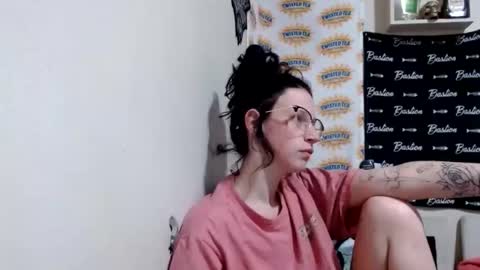 Snapshot of urmomalexx chatting on 03-21-26, 10:24 urmomalexx online show from 03-21-26, 10:24