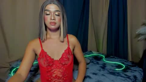 Snapshot of urmorenagoddess_xx chatting on 05-20-26, 06:36 natalie online show from 05-20-26, 06:36