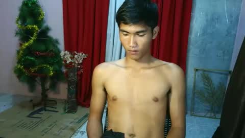Snapshot of urmoreno_boyxx chatting on 10-13-25, 01:11 JAY online show from 10-13-25, 01:11