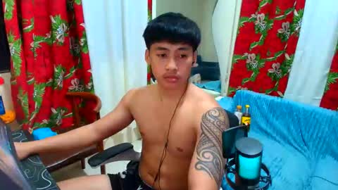Snapshot of urnatty_guy chatting on 05-12-26, 04:37 ander online show from 05-12-26, 04:37