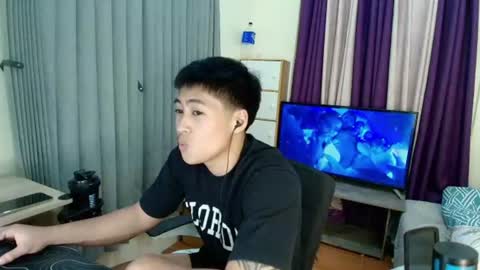 Snapshot of urnatty_guy chatting on 07-19-26, 02:10 ander online show from 07-19-26, 02:10