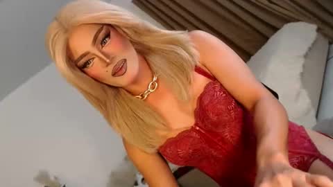 Snapshot of urnauthy_ciliaxxx chatting on 04-30-26, 06:25 cecilia online show from 04-30-26, 06:25