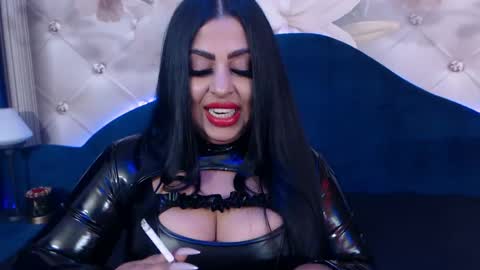 Snapshot of uronlysin chatting on 12-07-24, 11:34 UrOnlySin online show from 12-07-24, 11:34