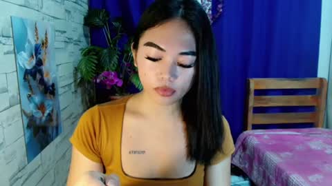 Snapshot of urpinay_girl01 chatting on 07-15-26, 06:35 Ms Ayesha online show from 07-15-26, 06:35