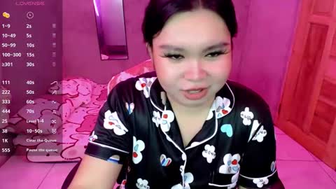 Snapshot of urpinayslutxxx chatting on 12-21-25, 12:23 Jane online show from 12-21-25, 12:23