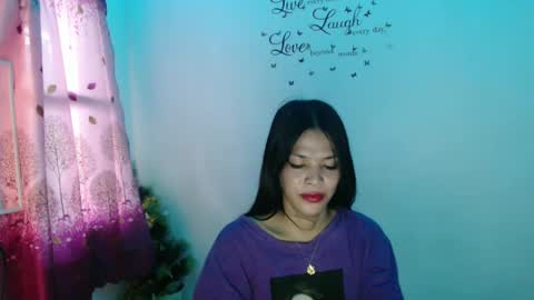Snapshot of urpreciouspinayxxx chatting on 12-03-24, 08:27 hi im kim online show from 12-03-24, 08:27