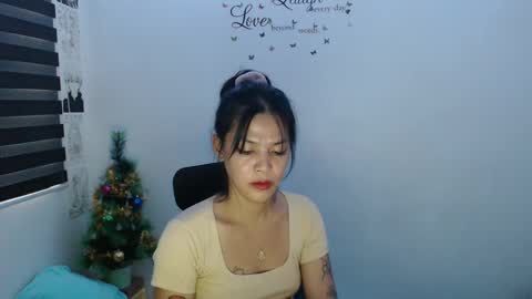 Snapshot of urpreciouspinayxxx chatting on 12-13-24, 02:43 hi im kim online show from 12-13-24, 02:43