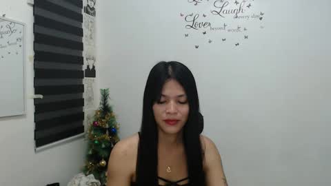 Snapshot of urpreciouspinayxxx chatting on 12-17-24, 12:22 hi im kim online show from 12-17-24, 12:22