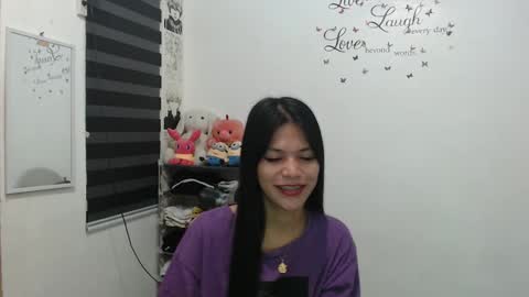 Snapshot of urpreciouspinayxxx chatting on 12-29-24, 12:41 hi im kim online show from 12-29-24, 12:41