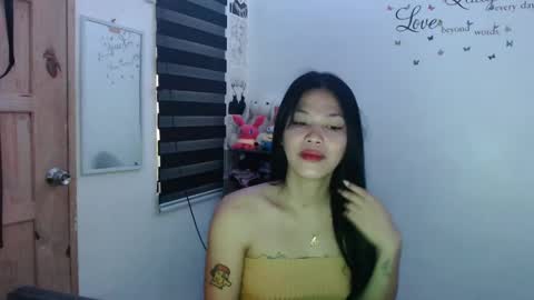 Snapshot of urpreciouspinayxxx chatting on 01-09-25, 02:01 hi im kim online show from 01-09-25, 02:01