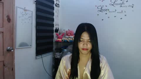 Snapshot of urpreciouspinayxxx chatting on 01-14-25, 03:26 hi im kim online show from 01-14-25, 03:26
