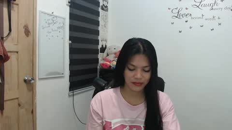 Snapshot of urpreciouspinayxxx chatting on 01-27-25, 11:43 hi im kim online show from 01-27-25, 11:43