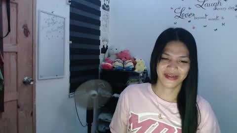 Snapshot of urpreciouspinayxxx chatting on 01-27-25, 03:07 hi im kim online show from 01-27-25, 03:07