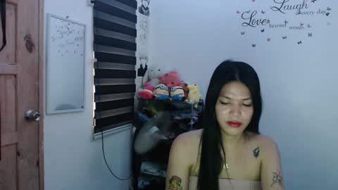 Snapshot of urpreciouspinayxxx chatting on 02-01-25, 07:36 hi im kim online show from 02-01-25, 07:36