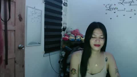 Snapshot of urpreciouspinayxxx chatting on 02-06-25, 12:11 hi im kim online show from 02-06-25, 12:11