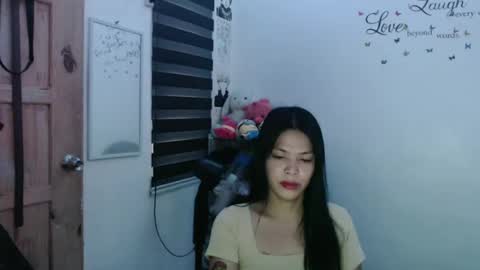 Snapshot of urpreciouspinayxxx chatting on 02-09-25, 07:27 hi im kim online show from 02-09-25, 07:27