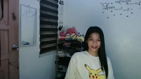 Snapshot of urpreciouspinayxxx chatting on 02-10-25, 02:41 hi im kim online show from 02-10-25, 02:41
