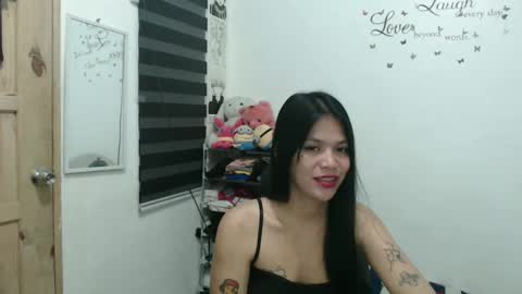 Snapshot of urpreciouspinayxxx chatting on 02-11-25, 06:22 hi im kim online show from 02-11-25, 06:22