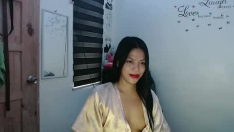 Snapshot of urpreciouspinayxxx chatting on 02-18-25, 02:49 hi im kim online show from 02-18-25, 02:49