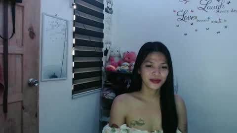 Snapshot of urpreciouspinayxxx chatting on 03-10-25, 03:34 hi im kim online show from 03-10-25, 03:34