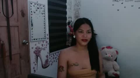 Snapshot of urpreciouspinayxxx chatting on 09-16-25, 12:06 hi im kim online show from 09-16-25, 12:06
