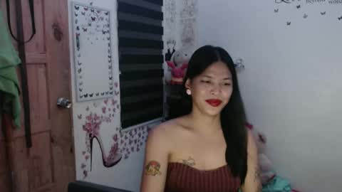 Snapshot of urpreciouspinayxxx chatting on 09-21-25, 12:18 hi im kim online show from 09-21-25, 12:18