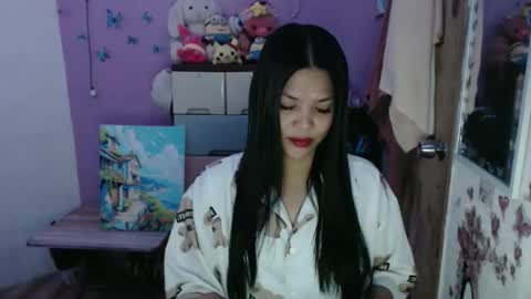 Snapshot of urpreciouspinayxxx chatting on 05-03-26, 01:06 hi im kim online show from 05-03-26, 01:06