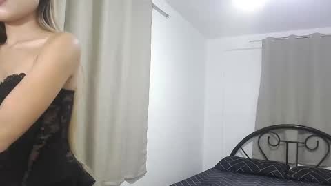 Snapshot of urprettyshantalxxx chatting on 02-07-26, 06:11 Shantal online show from 02-07-26, 06:11