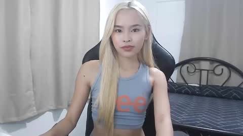 Snapshot of urprettyshantalxxx chatting on 02-27-26, 02:50 Shantal online show from 02-27-26, 02:50