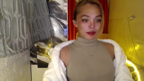TYRA online show from 02-21-25, 10:04