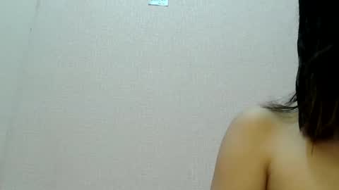 Snapshot of urskinny_girl chatting on 11-20-25, 03:34 Jane online show from 11-20-25, 03:34