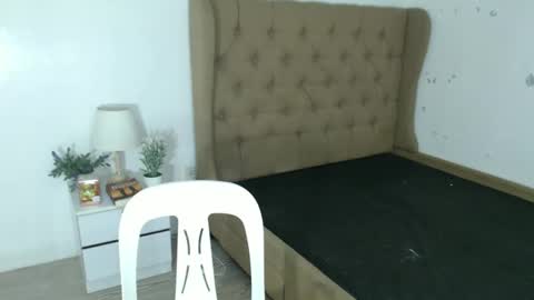 Snapshot of ursweet_kristinexx chatting on 10-28-25, 12:58 JUST CALL ME KRISTEN online show from 10-28-25, 12:58