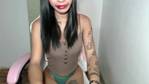ursweet_zeviixx online show from 11-11-25, 09:48