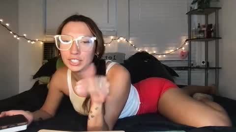 Lily online show from 09-27-25, 01:43