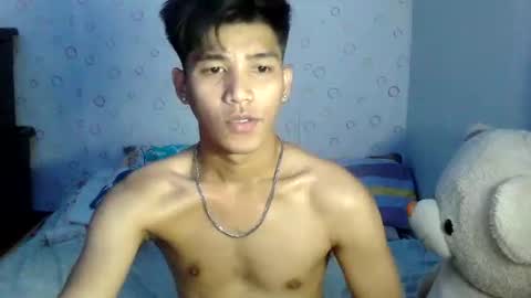 Snapshot of ursweetie_boy chatting on 07-13-26, 04:15 ursweetie_boy online show from 07-13-26, 04:15