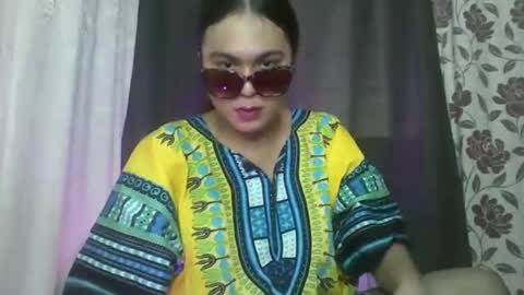 Snapshot of urunexpensivecamilla chatting on 11-09-25, 08:12 YOURGIRLCAMILLA online show from 11-09-25, 08:12