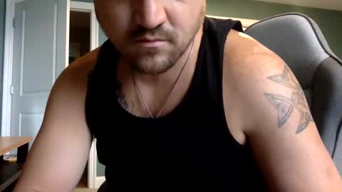 Snapshot of usamalemgj chatting on 11-08-25, 01:22 JayDee20420 online show from 11-08-25, 01:22