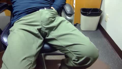 Snapshot of useemie chatting on 10-27-25, 07:07 useemie online show from 10-27-25, 07:07