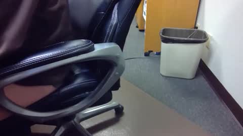 Snapshot of useemie chatting on 02-17-26, 12:18 useemie online show from 02-17-26, 12:18