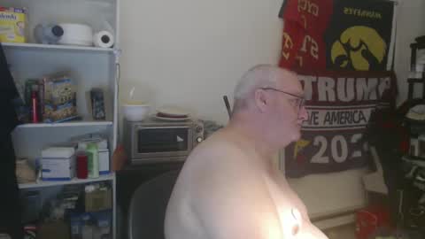 Eric online show from 01-10-25, 03:07