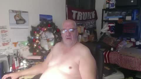 Snapshot of usgoober chatting on 12-17-25, 12:11 Eric online show from 12-17-25, 12:11