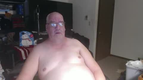 Snapshot of usgoober chatting on 12-22-25, 11:51 Eric online show from 12-22-25, 11:51