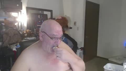 Snapshot of usgoober chatting on 02-08-26, 02:26 Eric online show from 02-08-26, 02:26