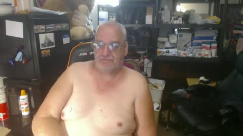 Snapshot of usgoober chatting on 06-22-26, 02:13 Eric online show from 06-22-26, 02:13